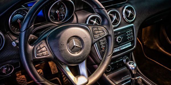 Acheter_une_assurance_pour_Mercedes_Benz_:_Comment_économiser_de_l_argent_sur_votre_assurance_Mercedes_? 