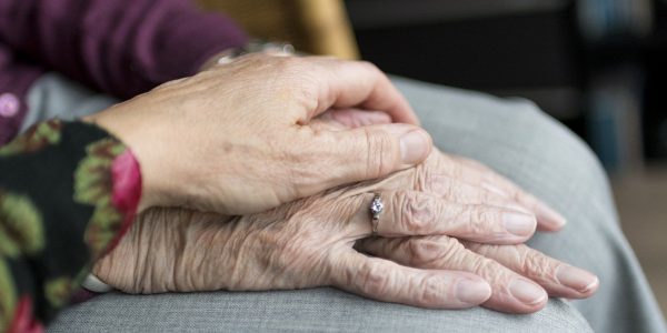 Une_franchise_de_services_de_soins_de_santé_fournit_des_soins_de_compassion